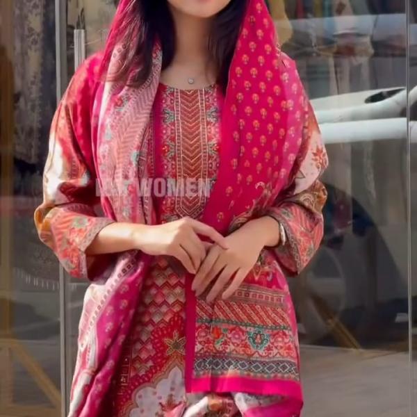 DT BRAND Lilac Elegance Muslin Pakistani Suit Set – Digital Print & Hand Embroidery