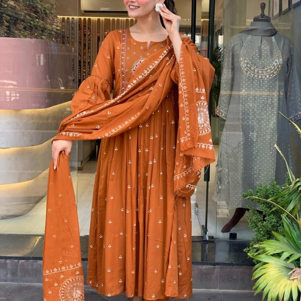 DT BRAND Zoya Orange Mal Cotton Kurti Pant Dupatta Set – Pleated Kurti with Embroidered Butta