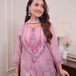 Zarinah Lilac Muslin Pakistani Suit Set – Digital Print & Hand Embroidery with Pearl Mala