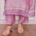 Zarinah Lilac Muslin Pakistani Suit Set – Digital Print & Hand Embroidery with Pearl Mala