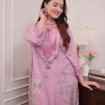 Zarinah Lilac Muslin Pakistani Suit Set – Digital Print & Hand Embroidery with Pearl Mala