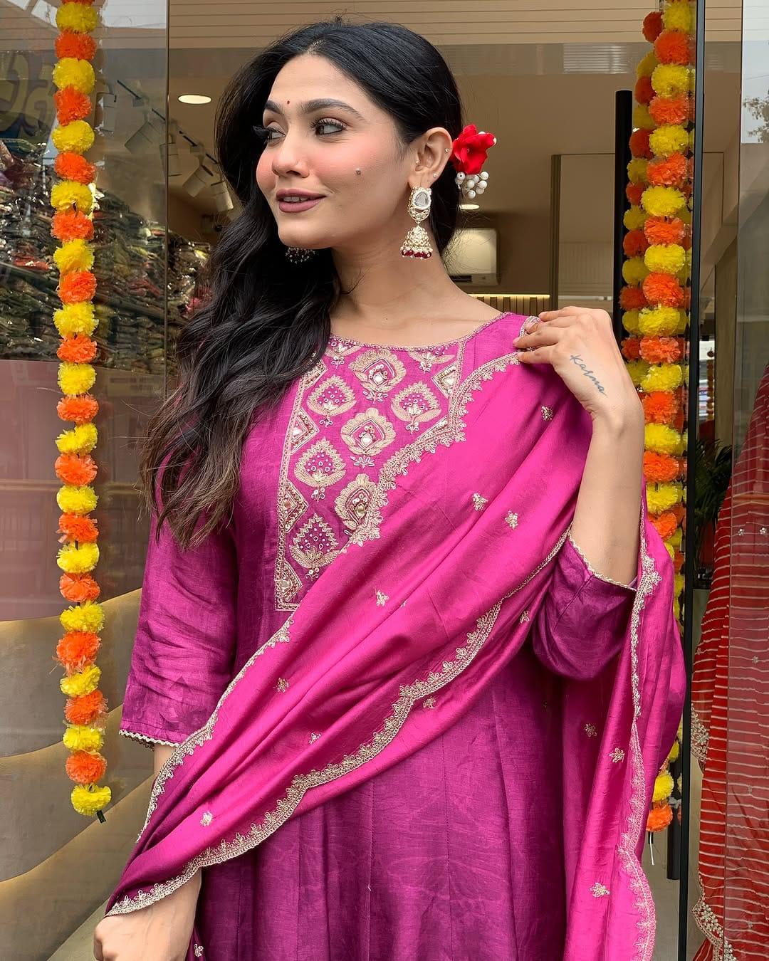 Pink Violet – Anarkali Flared Kurti Pant Dupatta Set (Muslin with Golden Zari Work)