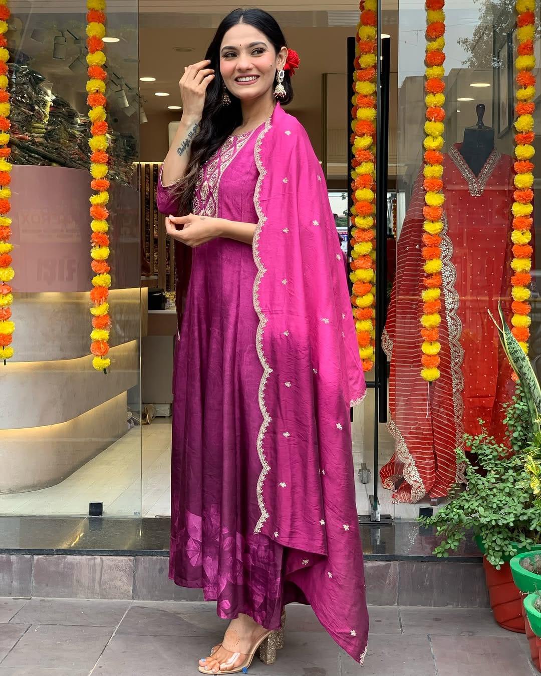 Pink Violet – Anarkali Flared Kurti Pant Dupatta Set (Muslin with Golden Zari Work)