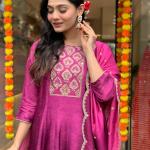 Pink Violet – Anarkali Flared Kurti Pant Dupatta Set (Muslin with Golden Zari Work)