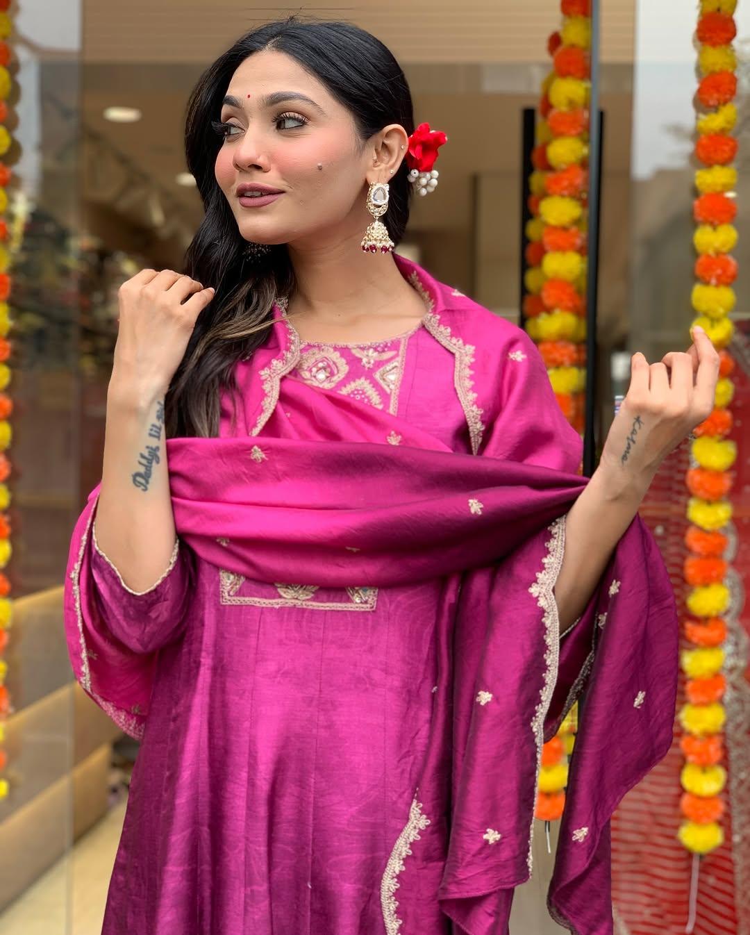 Pink Violet – Anarkali Flared Kurti Pant Dupatta Set (Muslin with Golden Zari Work)