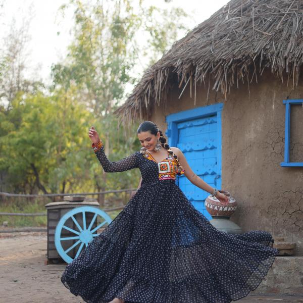 💖 "Bandhuri Kutchi Flair Gown" – Premium Bandhani Print Gown