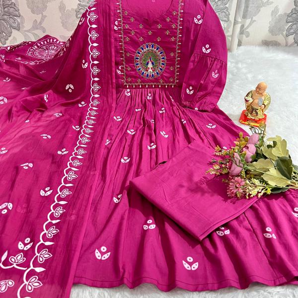 💫 Product Name: Noor – Embroidered Cotton Anarkali Set with Malmal Dupatta