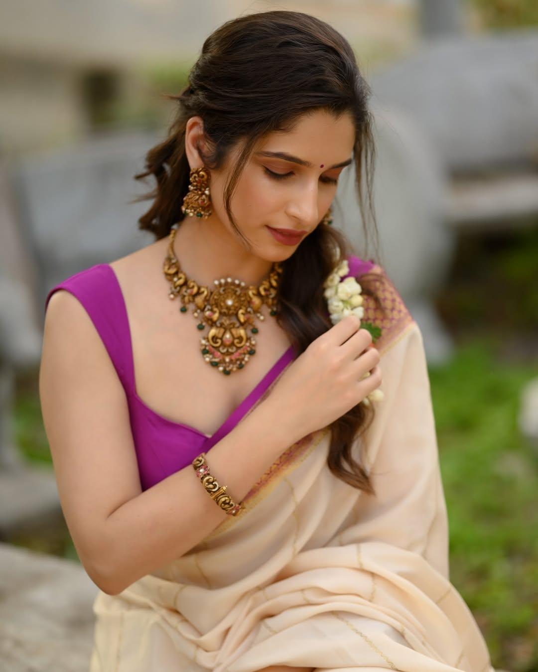 Elegant Pure Mysore Silk Saree with Vertical Salari Stripes & Moti Mala