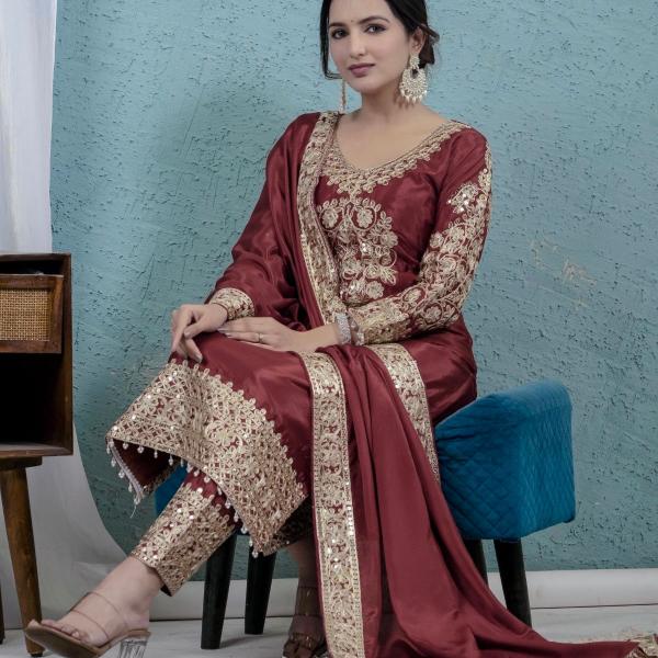 Product Name: Royale Radiance – Embroidered Chinnon Silk Ensemble✨