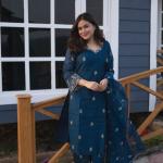 “RAASHA Deep Blue & Maroon Embroidered Chanderi Silk 3‑Piece Suit Set – Cotton‑Lined Kurti, Palazzo & Dupatta”