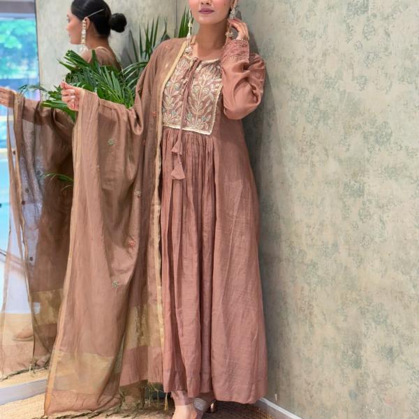 Noor-E-Chanderi Wedding Special Suit Set – Timeless Tradition Edition