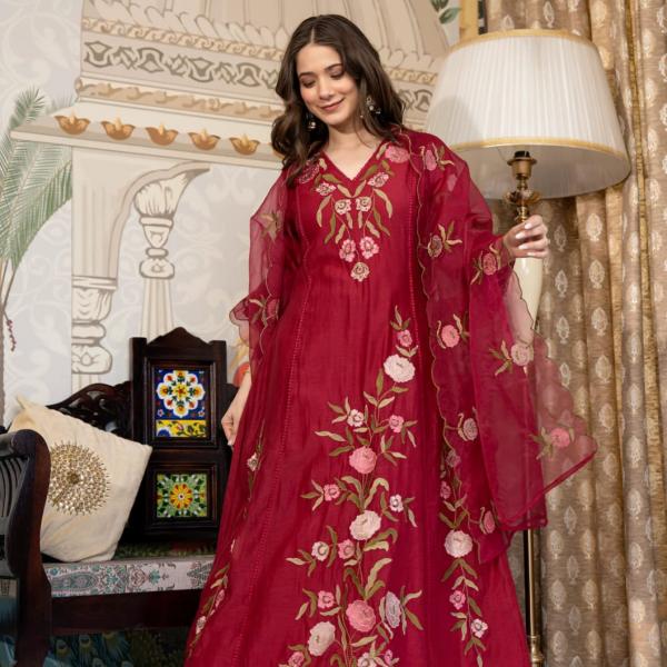ZilMil Designer Muslin Embroidered Kurti Set with Organza Dupatta