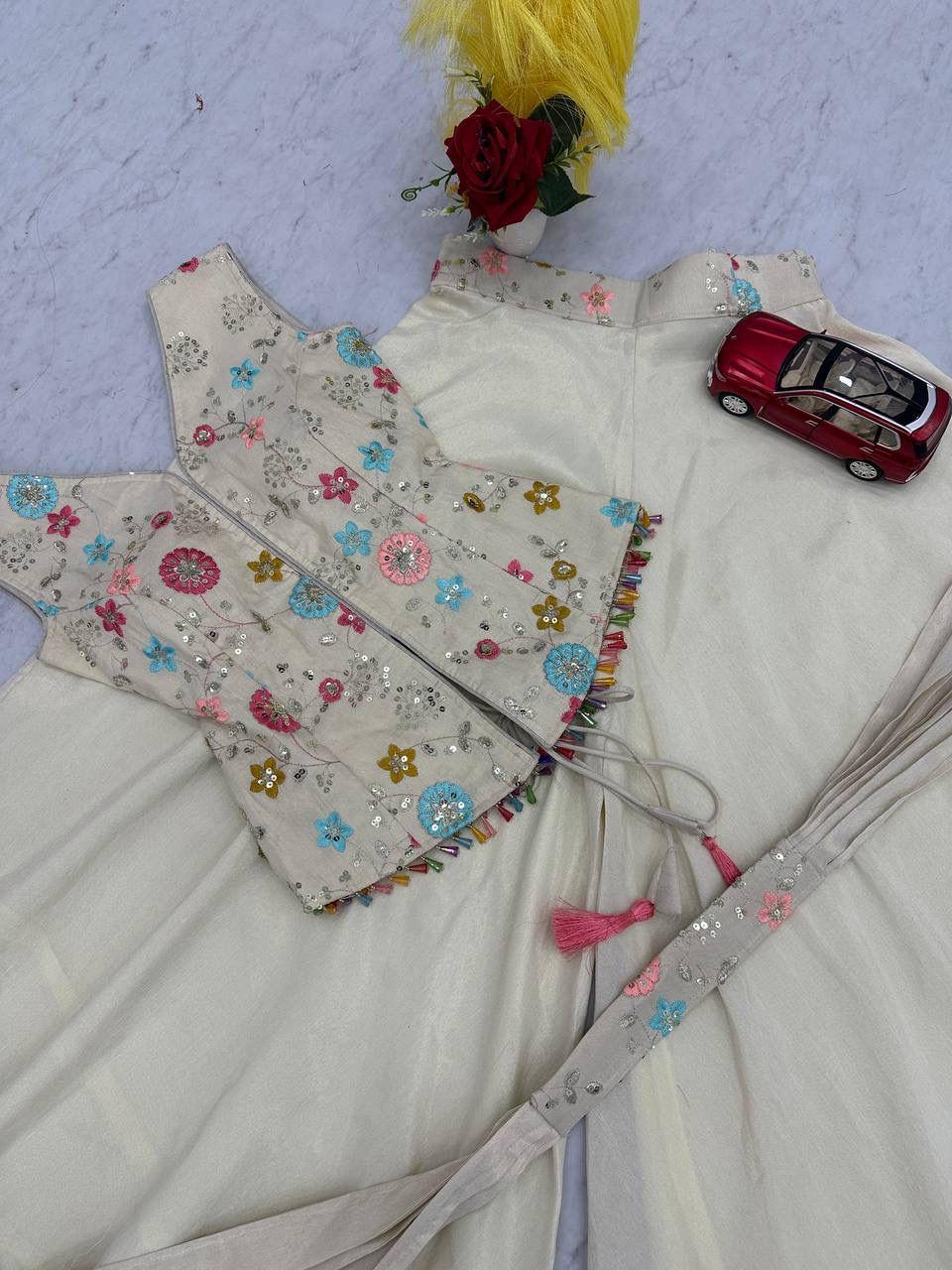 https://www.suvastifashion.in/storage/whatsapp-video-2026-04-14-at-112606-am.mp4
